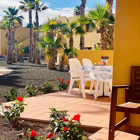 Beautiful 1- Large Bedroom Garden Flat Free Wifi Διαμέρισμα Κοραλέχο