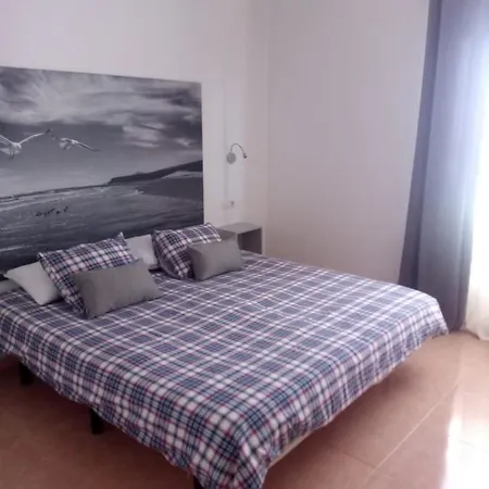 Beautiful 1- Large Bedroom Garden Flat Free Wifi Διαμέρισμα