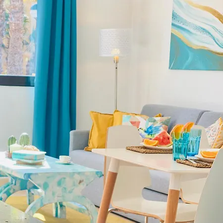 Beautiful 1- Large Bedroom Garden Flat Free Wifi Διαμέρισμα Κοραλέχο