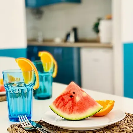 Beautiful 1- Large Bedroom Garden Flat Free Wifi Corralejo